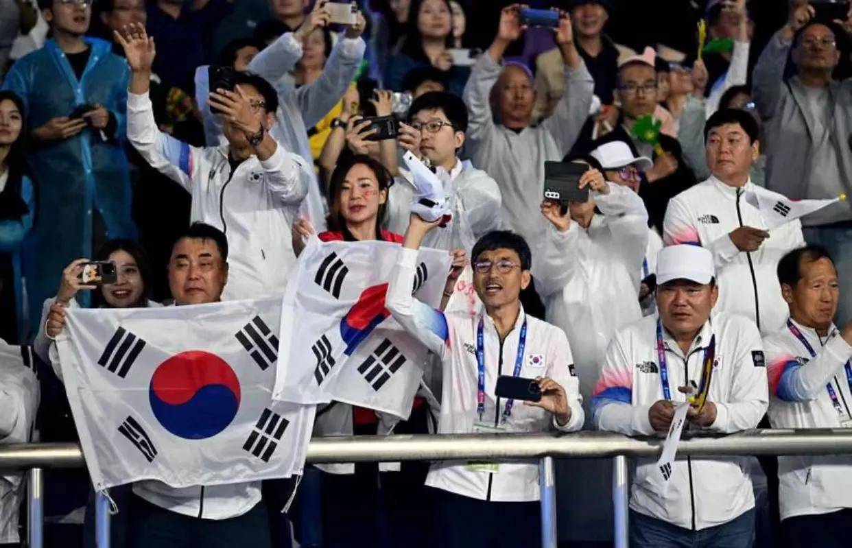 原创            韩国亚运会金牌决不达标，运动员接受海军陆战队训练遭质疑